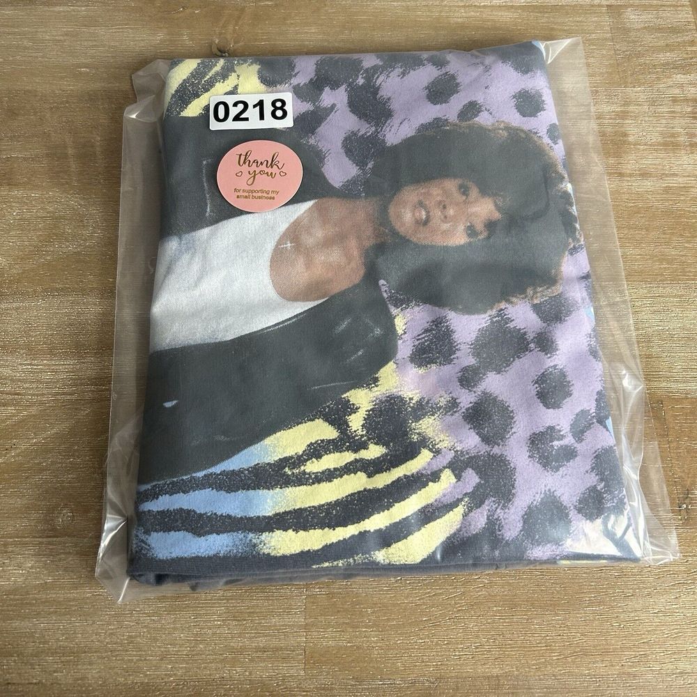 Whitney Houston Graphic Womens Sz L Crop T-Shirt I'm Your Baby Tonight - Picture 6 of 6